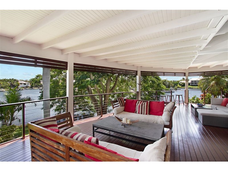 8 Aran Court, Sorrento QLD 4217