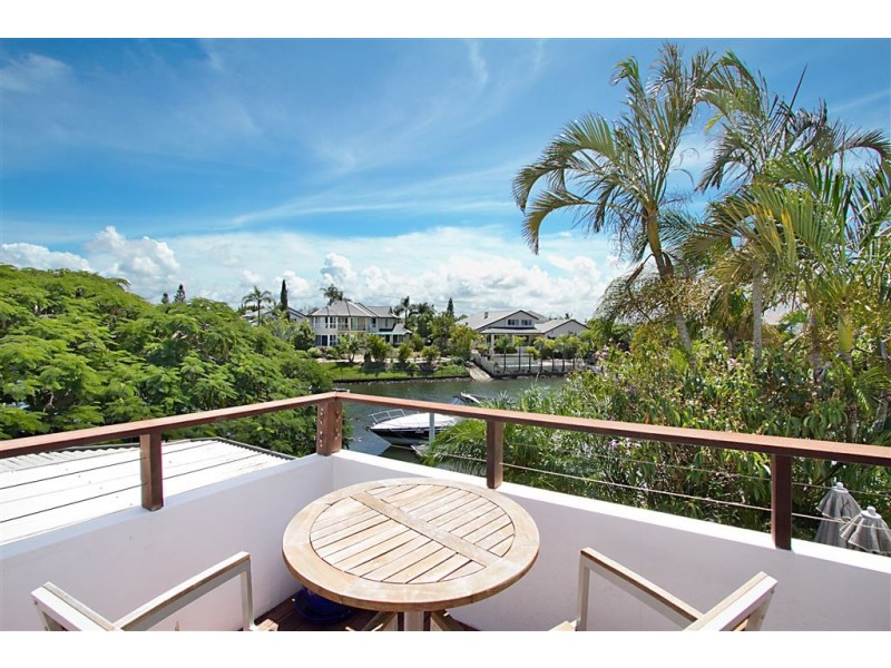 8 Aran Court, Sorrento QLD 4217