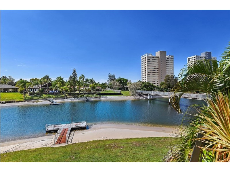 7/22 Dunlop Court, Mermaid Waters QLD 4218