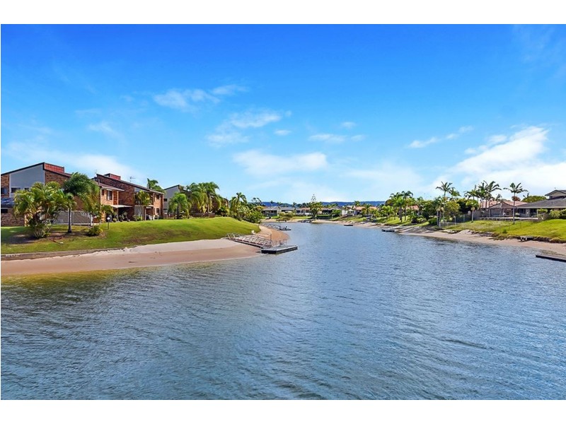 7/22 Dunlop Court, Mermaid Waters QLD 4218