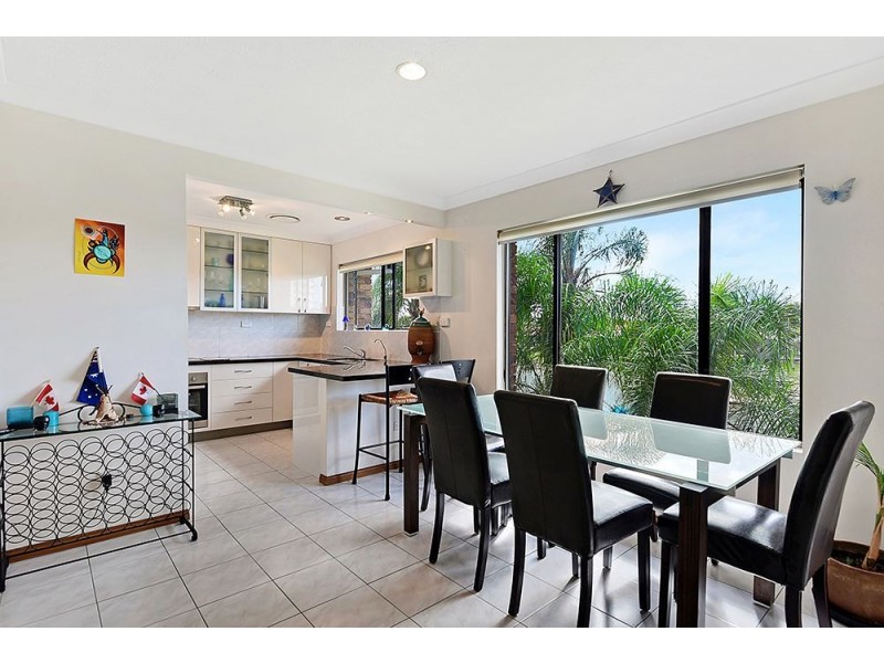 7/22 Dunlop Court, Mermaid Waters QLD 4218
