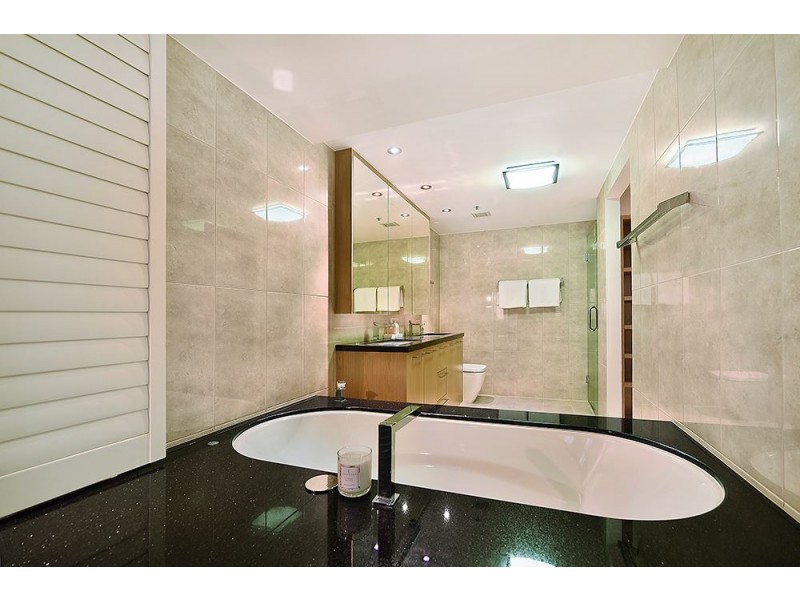 152/12 Commodore Drive, Paradise Waters QLD 4217