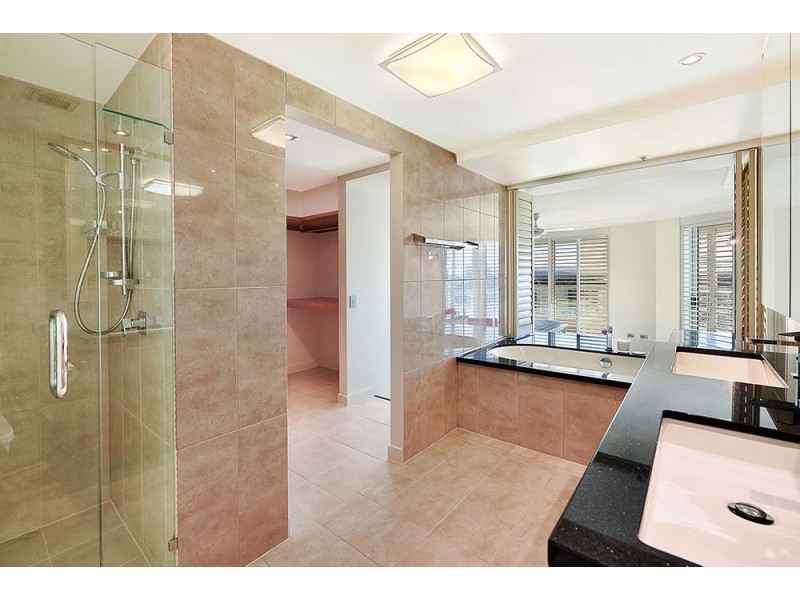 152/12 Commodore Drive, Paradise Waters QLD 4217
