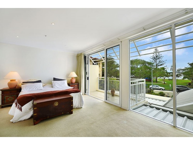 104/212 Marine Parade, Labrador QLD 4215