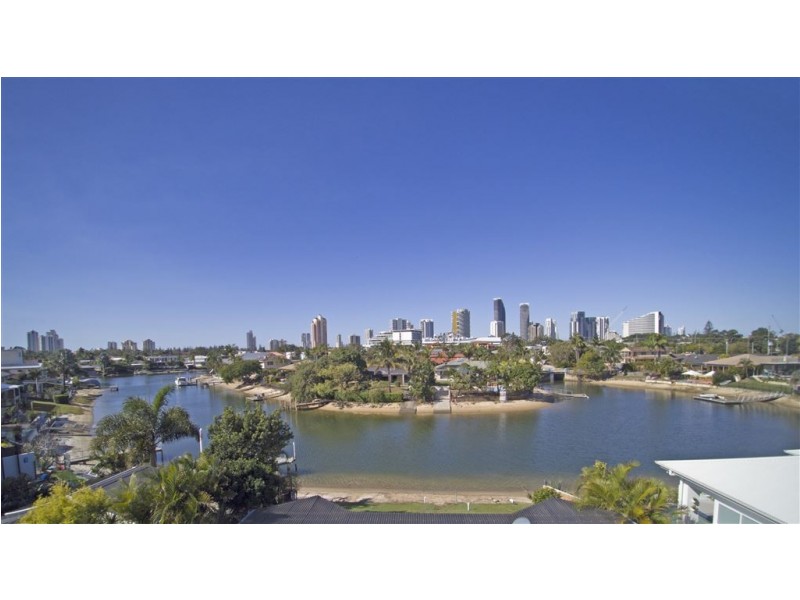 12 Andrea Avenue, Broadbeach Waters QLD 4218