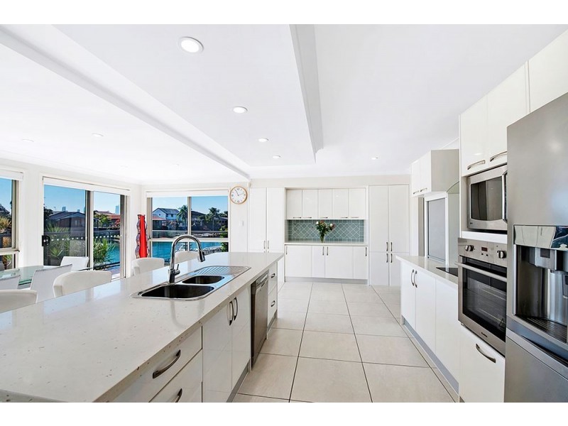 31 Goolagong Court, Broadbeach Waters QLD 4218