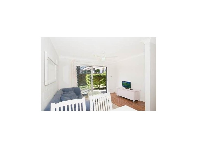 2/26 Cronin Avenue, Main Beach QLD 4217