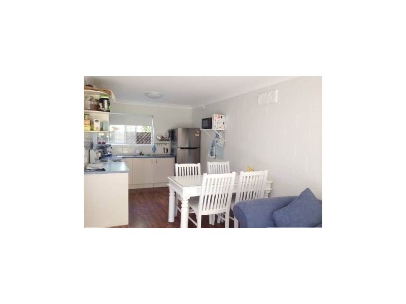 2/26 Cronin Avenue, Main Beach QLD 4217