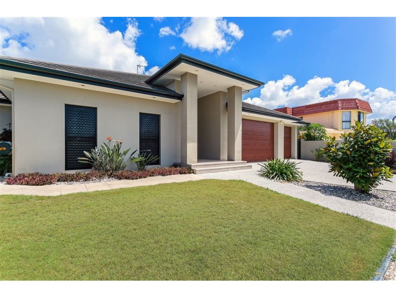 32 Compass Court, Mermaid Waters QLD 4218