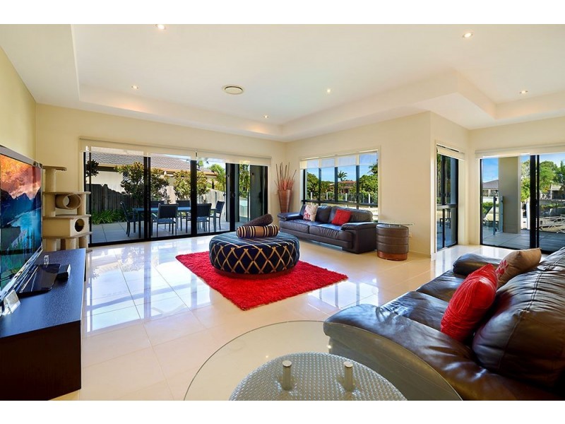 32 Compass Court, Mermaid Waters QLD 4218