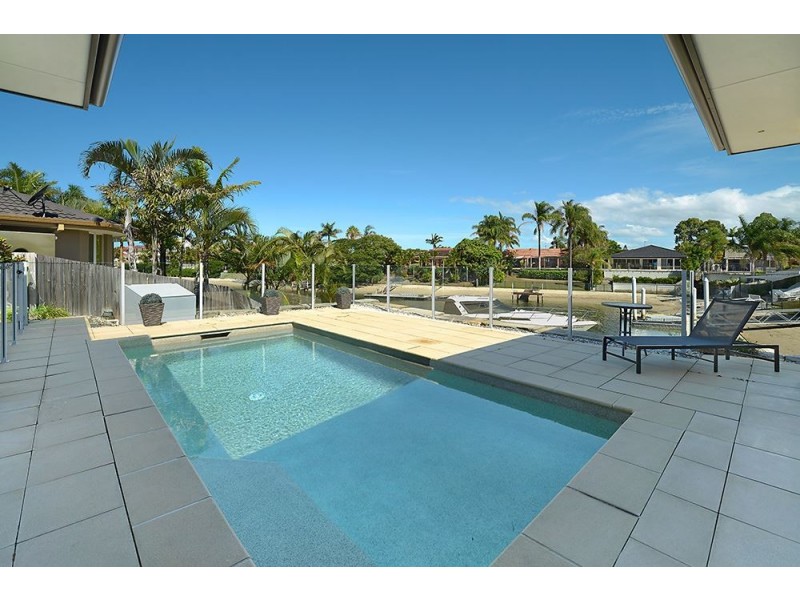 32 Compass Court, Mermaid Waters QLD 4218
