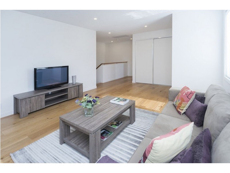1&2/1063 Lakeview Terrace, Benowa QLD 4217
