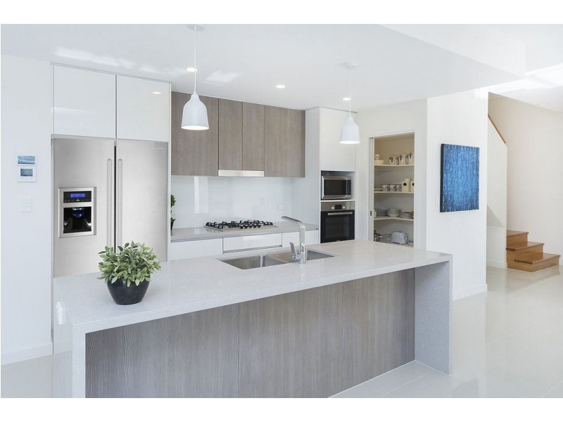 1&2/1063 Lakeview Terrace, Benowa QLD 4217