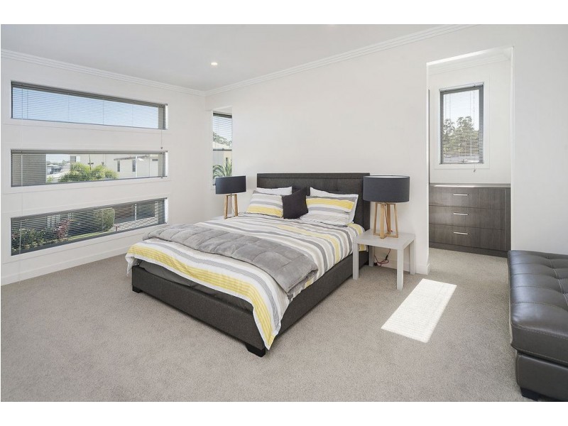 1&2/1063 Lakeview Terrace, Benowa QLD 4217