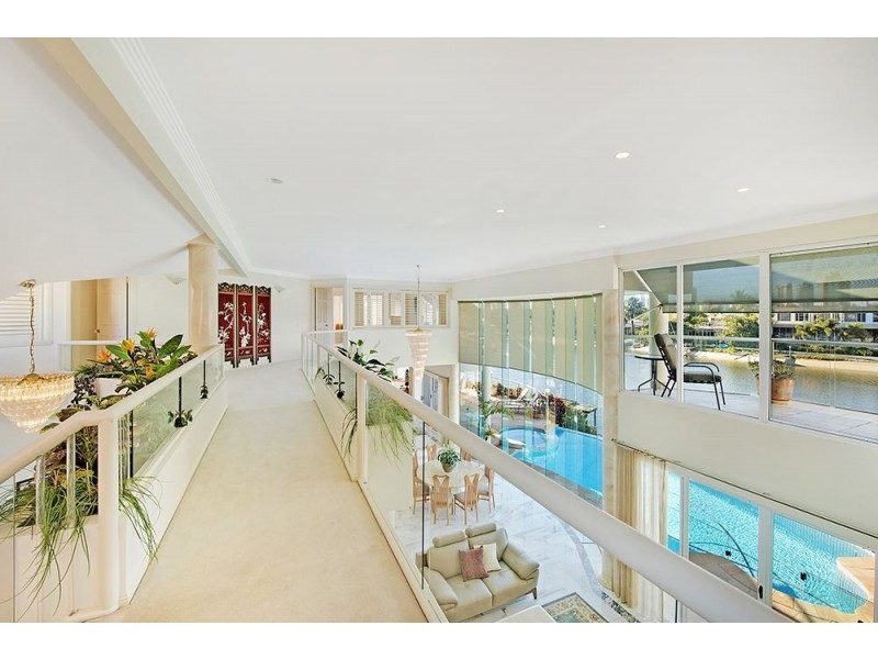 18 Bal Harbour, Broadbeach Waters QLD 4218