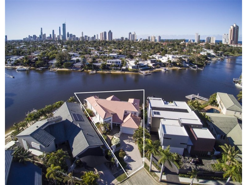 18 Bal Harbour, Broadbeach Waters QLD 4218