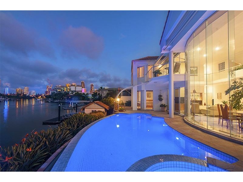 18 Bal Harbour, Broadbeach Waters QLD 4218
