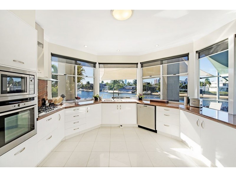 18 Bal Harbour, Broadbeach Waters QLD 4218