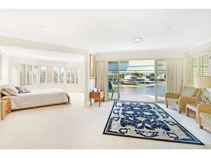 18 Bal Harbour, Broadbeach Waters QLD 4218