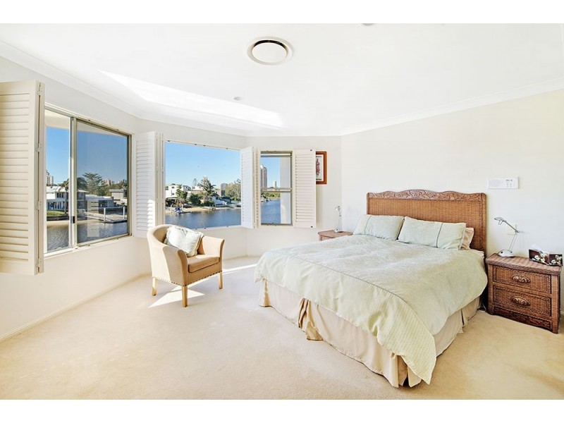 18 Bal Harbour, Broadbeach Waters QLD 4218