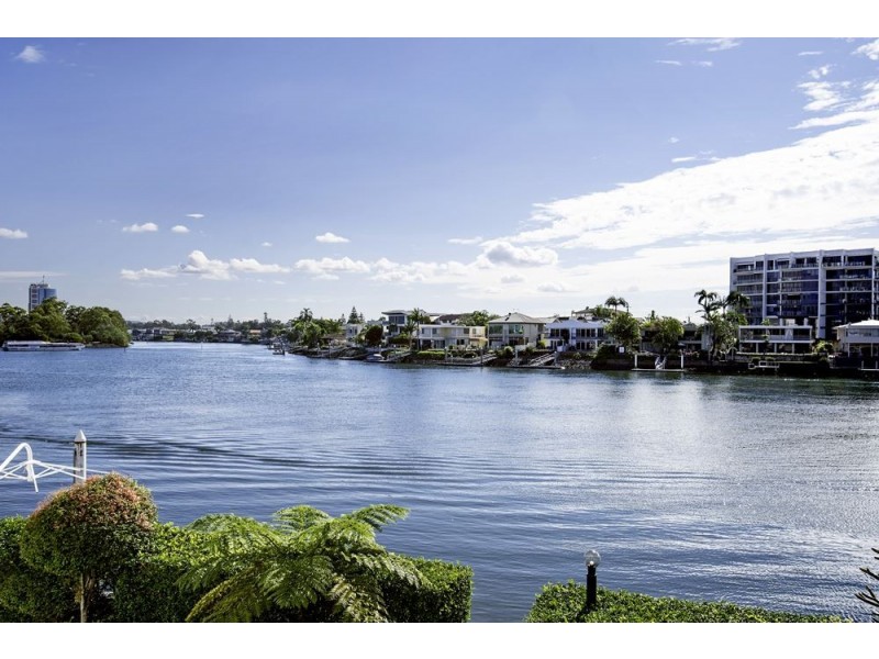 13/30 Watson Esplanade, Surfers Paradise QLD 4217