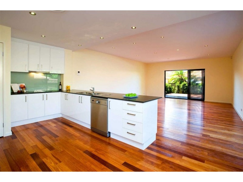 1/21 Donald Avenue, Paradise Point QLD 4216