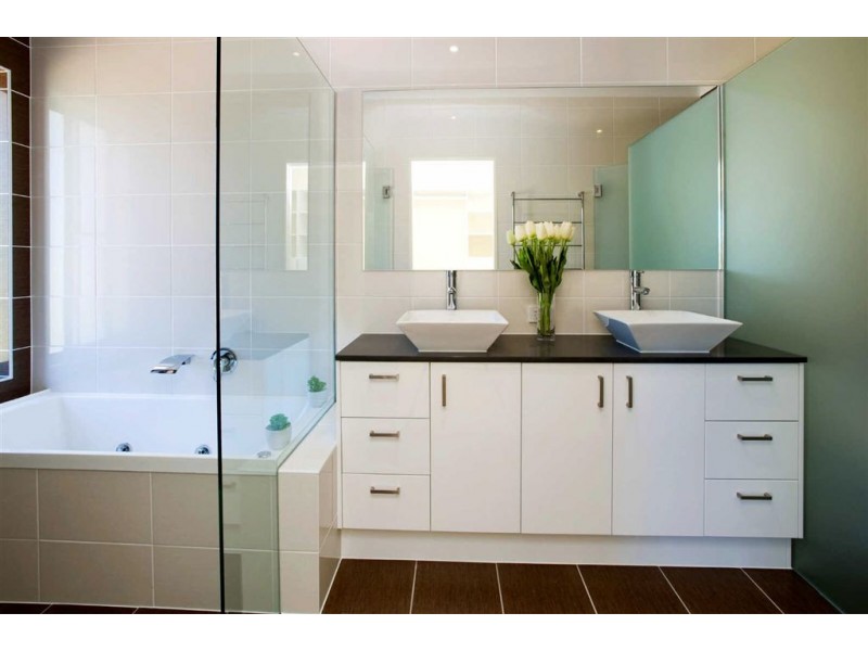1/21 Donald Avenue, Paradise Point QLD 4216