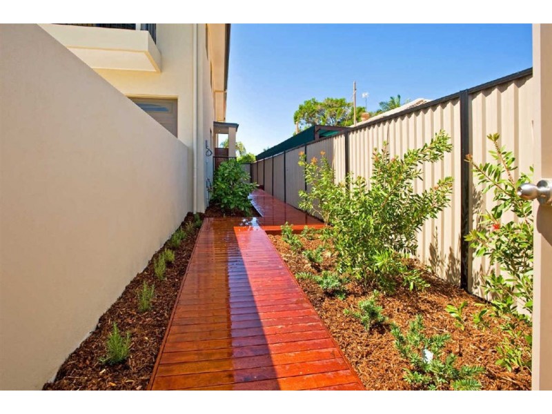 1/21 Donald Avenue, Paradise Point QLD 4216