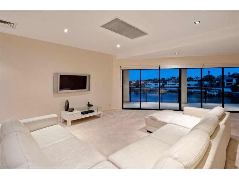 1  Volante Crescent, Mermaid Waters QLD 4218