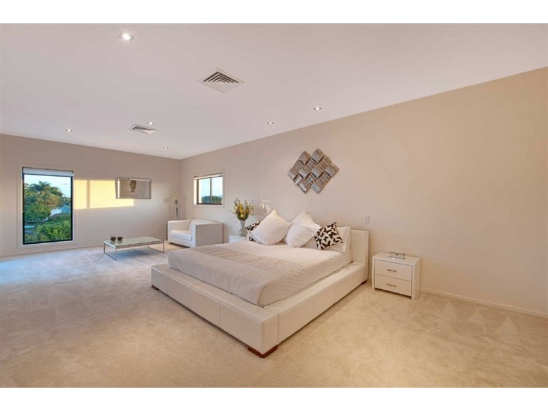 1  Volante Crescent, Mermaid Waters QLD 4218