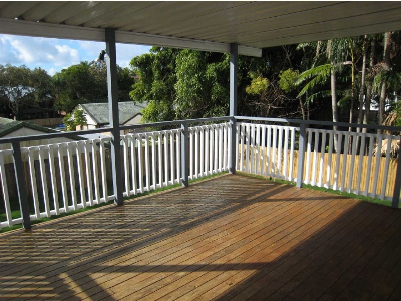 113 Falconer St, Southport QLD 4215