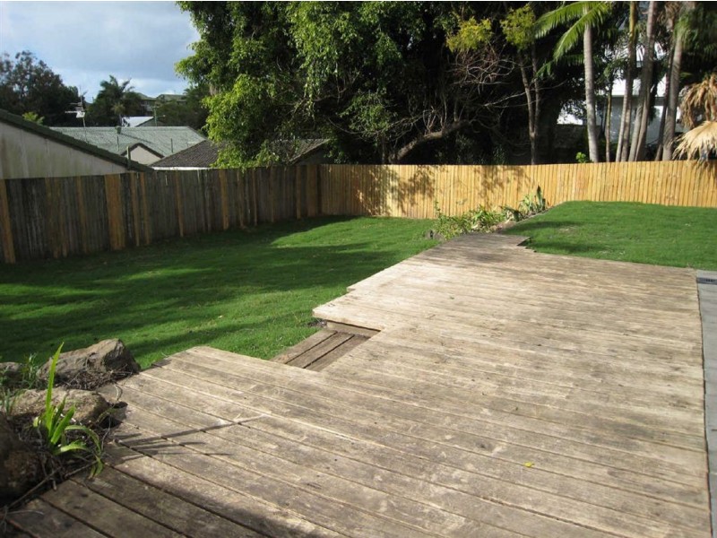 113 Falconer St, Southport QLD 4215