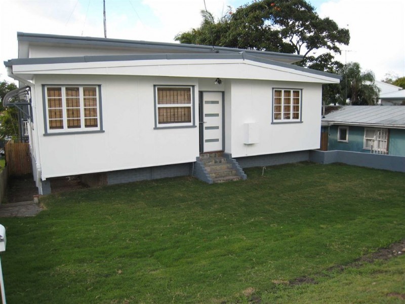 113 Falconer St, Southport QLD 4215