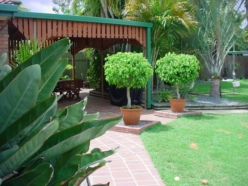 6 Ron Street, Camira QLD 4300