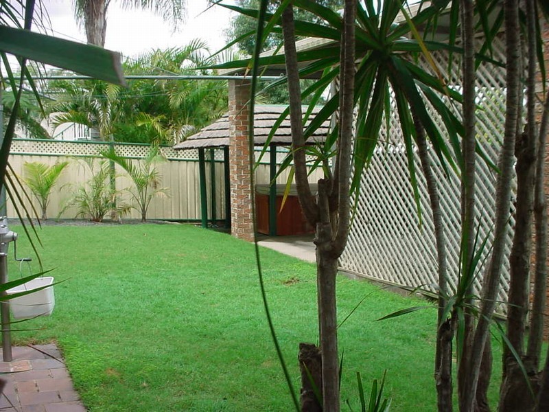 6 Ron Street, Camira QLD 4300