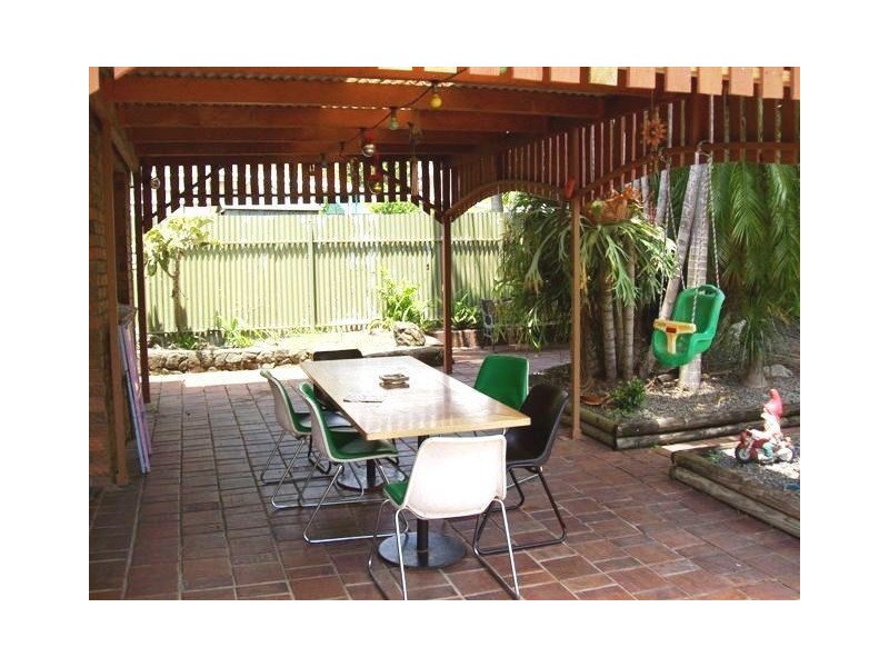 6 Ron Street, Camira QLD 4300