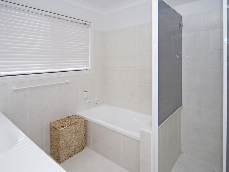 20 Admiral CCt, Springfield Lakes QLD 4300