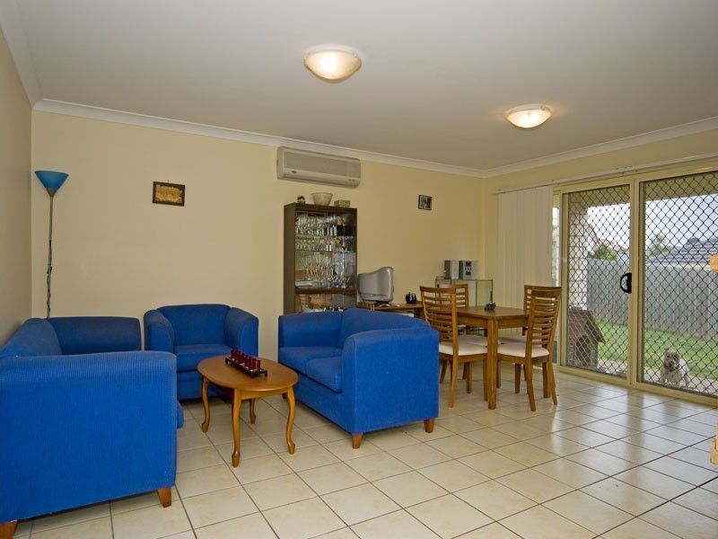 8 Parkside Dr, Springfield QLD 4300