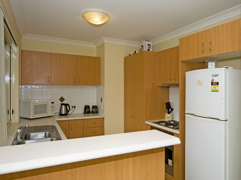 8 Parkside Dr, Springfield QLD 4300