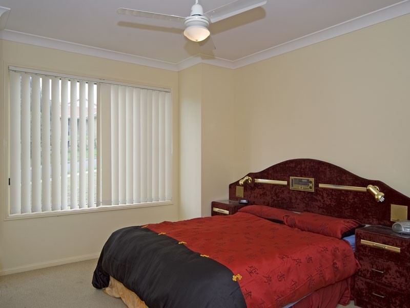 8 Parkside Dr, Springfield QLD 4300