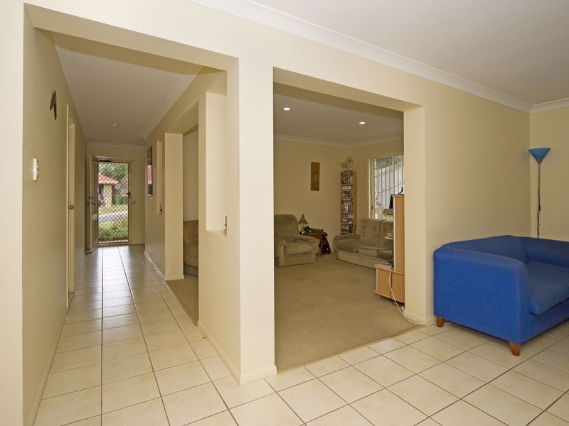 8 Parkside Dr, Springfield QLD 4300