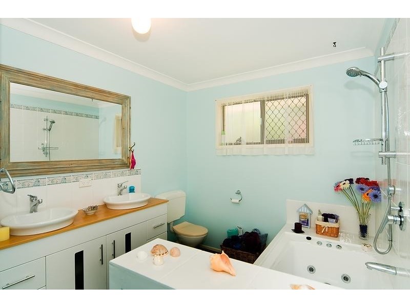 30 Dale Rd, Camira QLD 4300