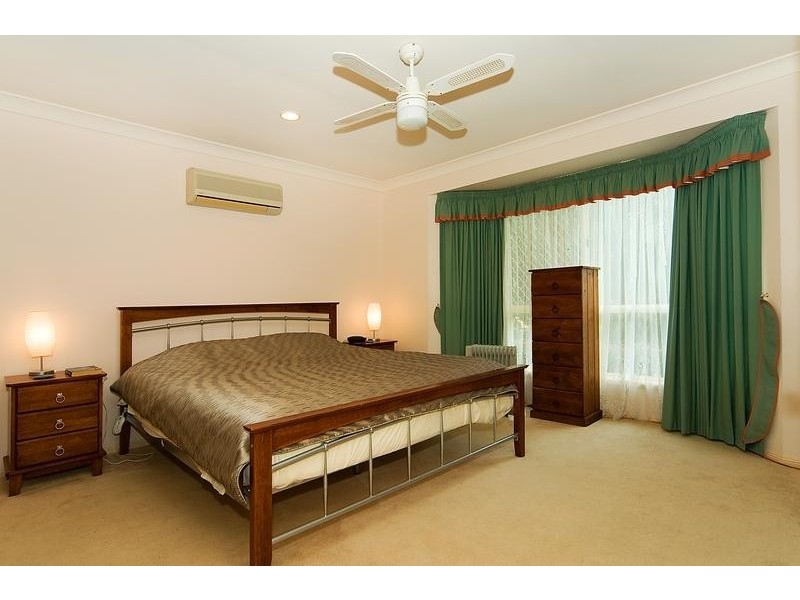 54 Ravenswood Lane, Springfield QLD 4300