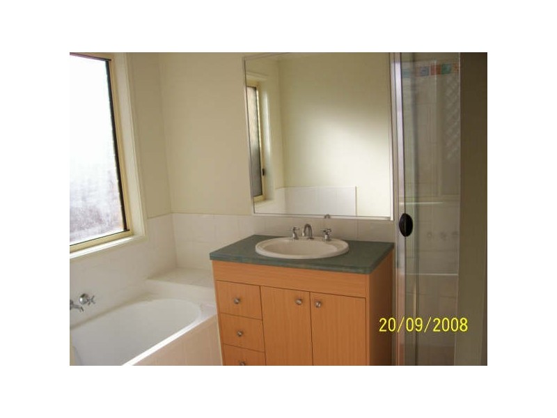 18 Sutherland Cres, Goodna QLD 4300