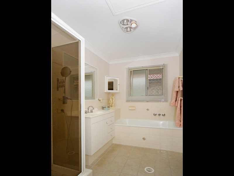 20 Maple Ave, Camira QLD 4300