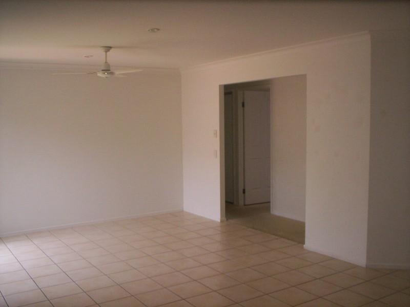 4 Bidford St, Springfield QLD 4300