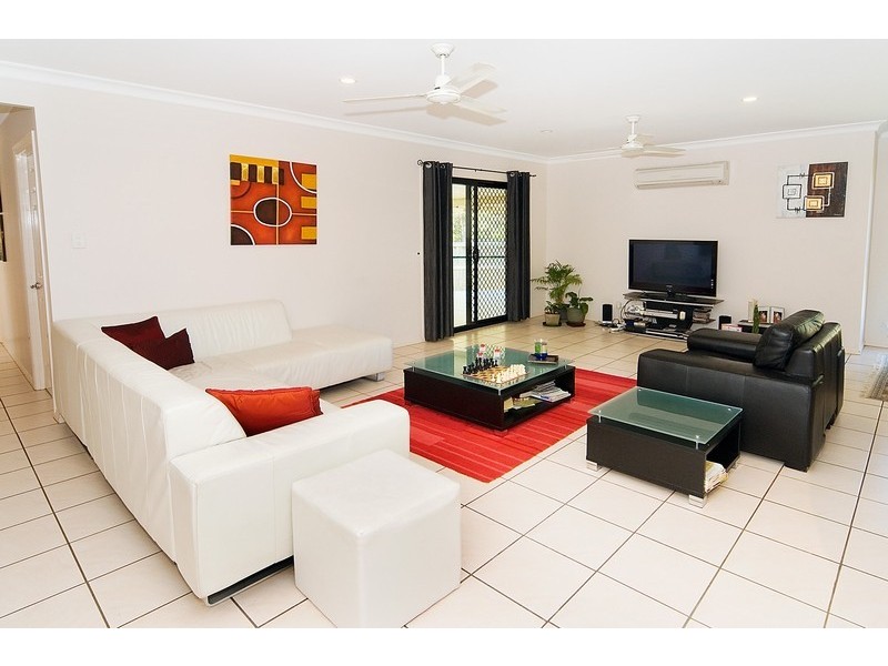 116 Lakeside Ave, Springfield Lakes QLD 4300