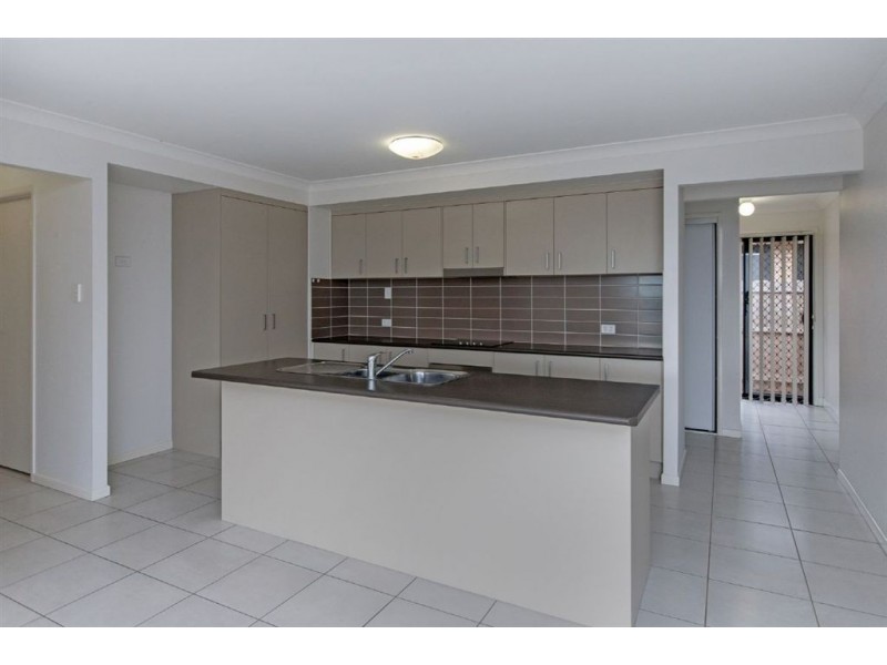 5 Renee St, Redbank Plains QLD 4301