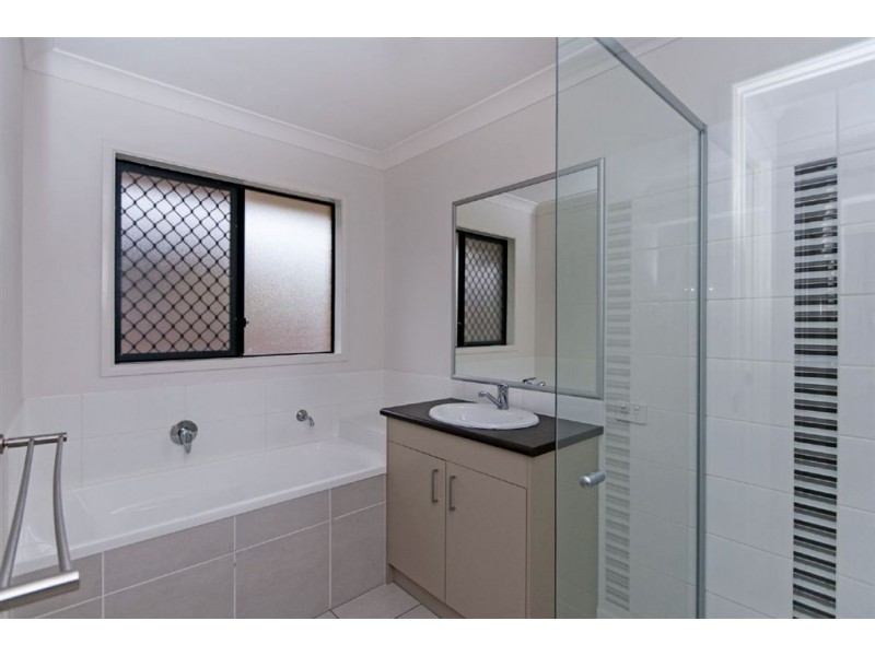 5 Renee St, Redbank Plains QLD 4301