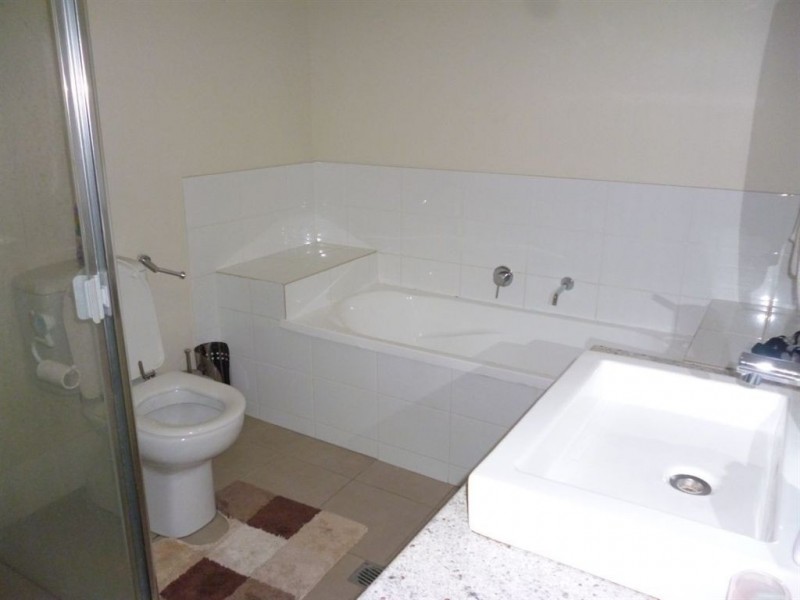 4/23-27 Commercial Dr, Springfield QLD 4300